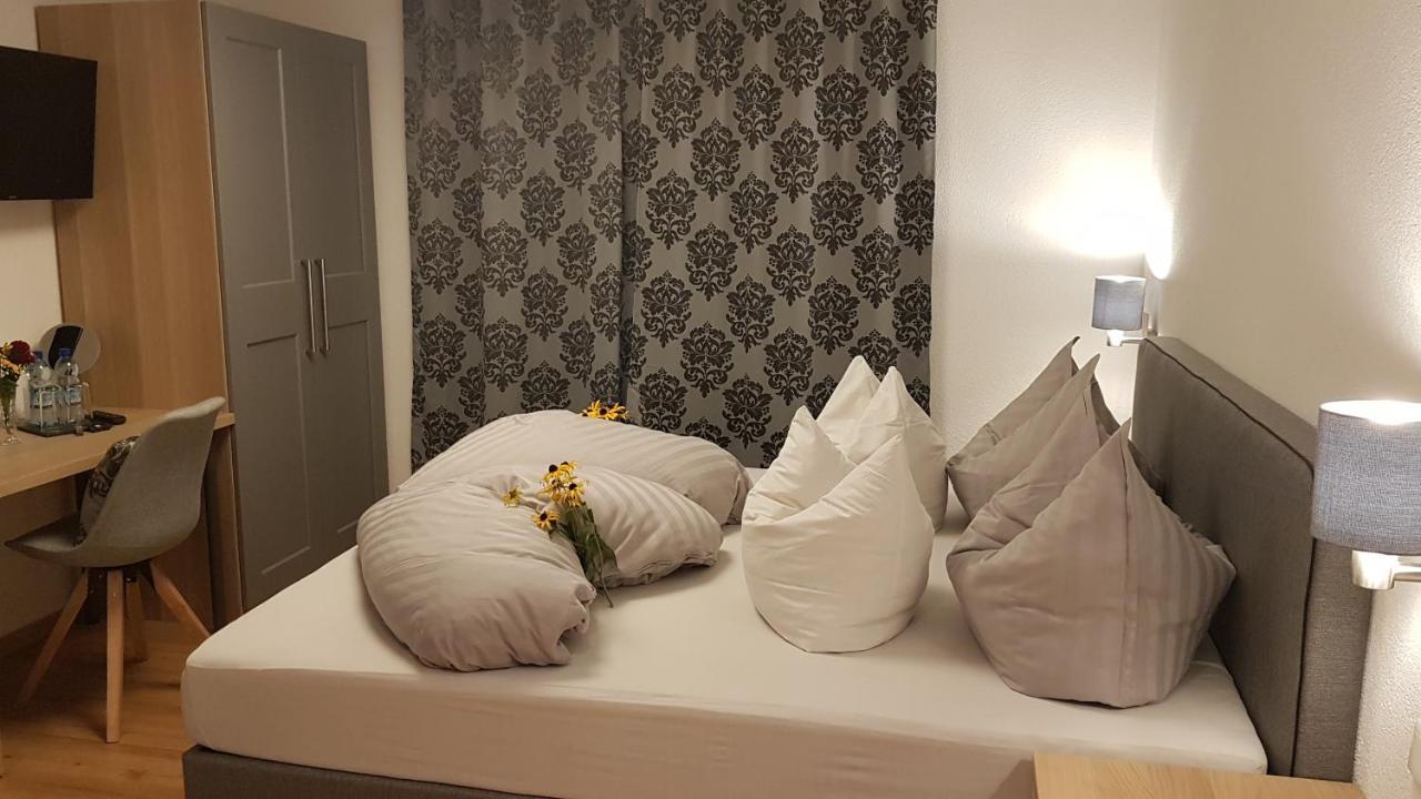 Pension Burgschroffen Fendels Buitenkant foto