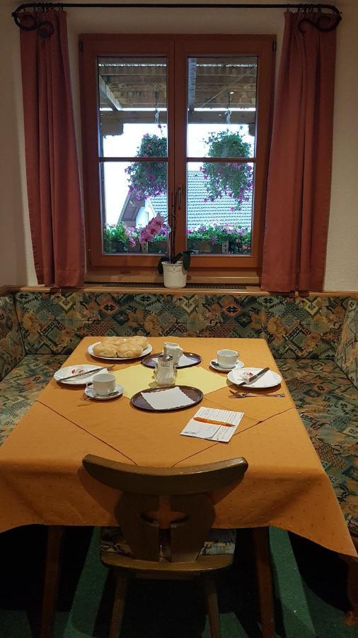 Pension Burgschroffen Fendels Buitenkant foto
