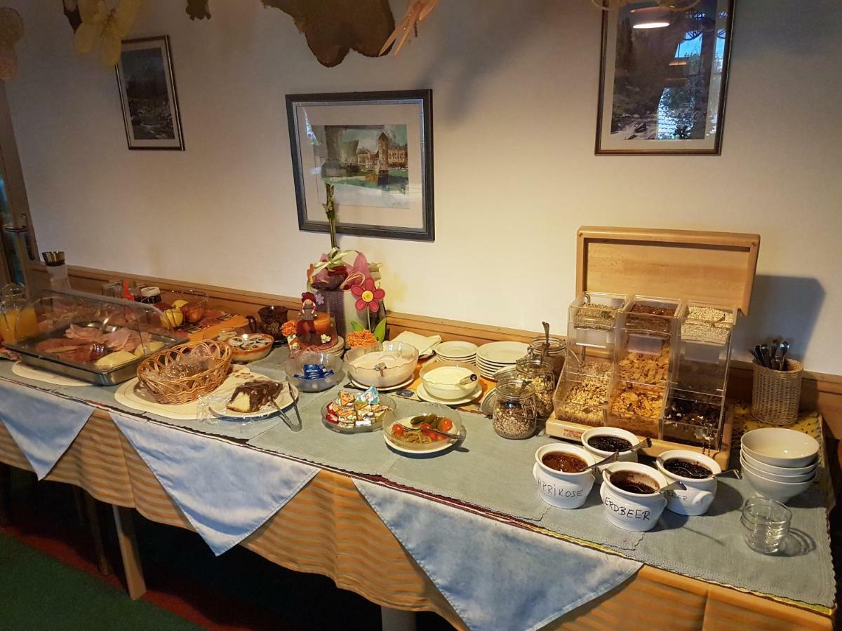 Pension Burgschroffen Fendels Buitenkant foto